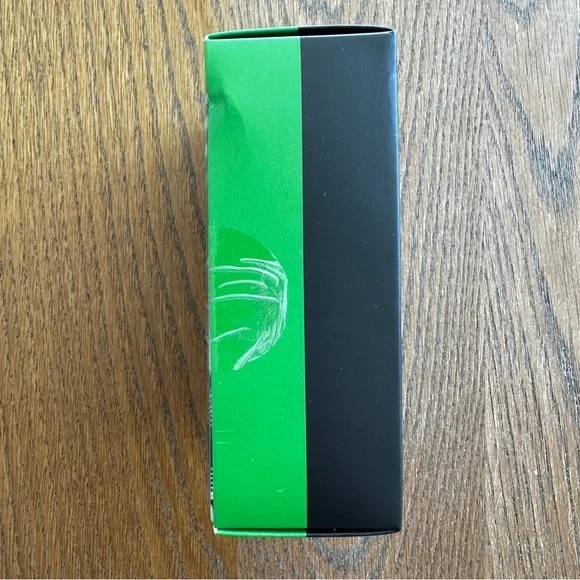 kate spade New York Kids Yellow Black Taxi Socks 3 Pack Boxed Crew Sock Set - Picture 4 of 9